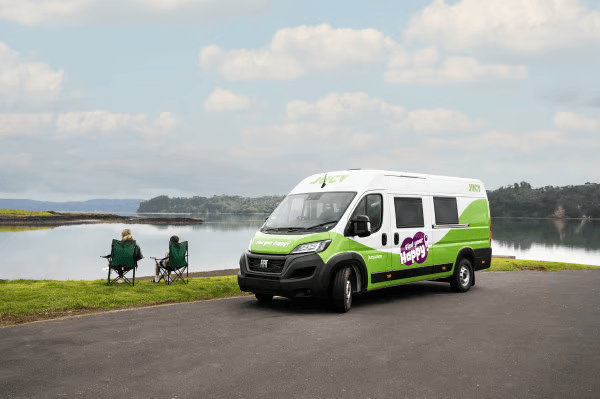 DSC 4028 Edit with blue sky  ResizedImageWzYwMCwzOTld