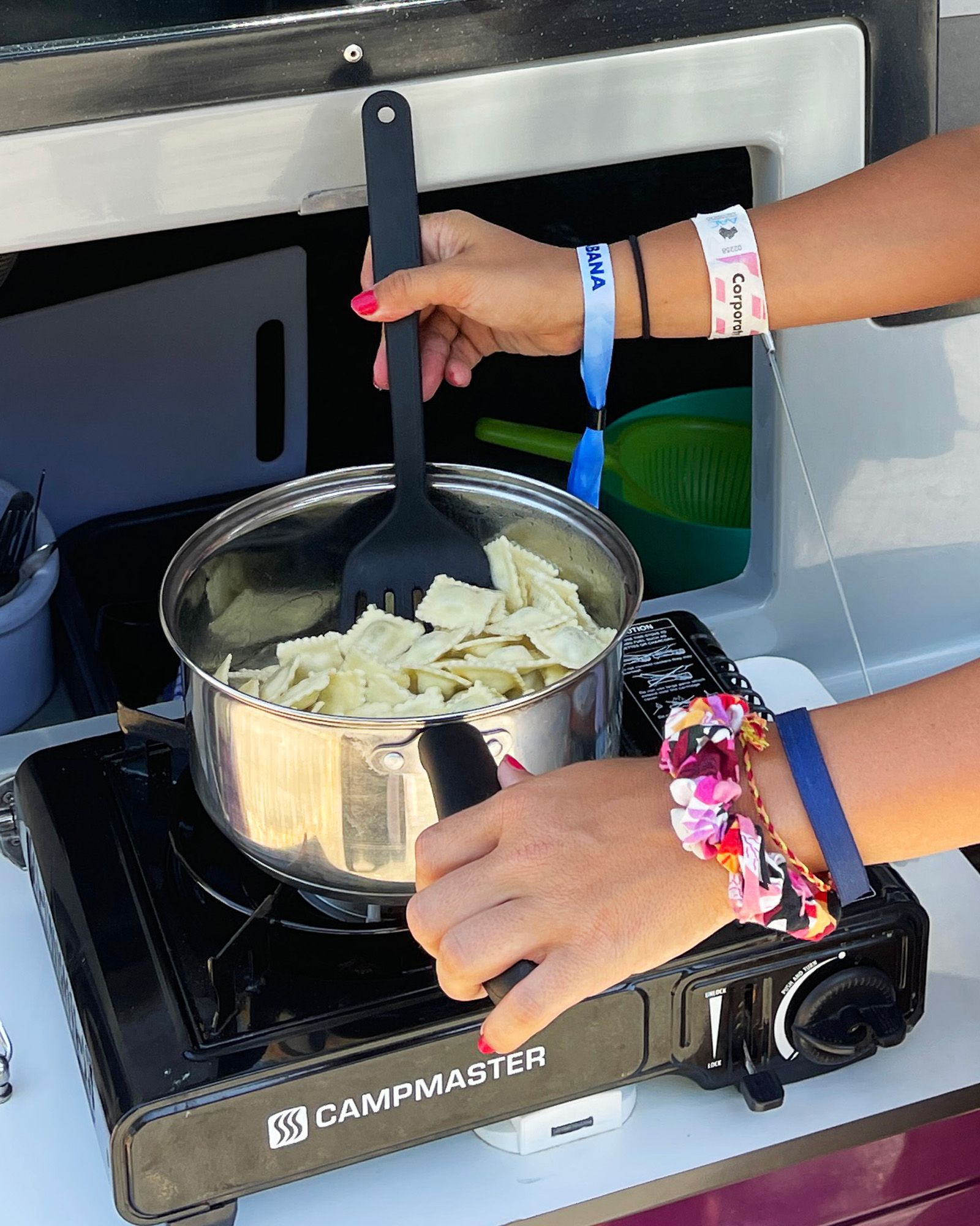 Gas cooker - Cook up on your adventure with our portable camping stove with dual gas burner using gas cartridge refills. 