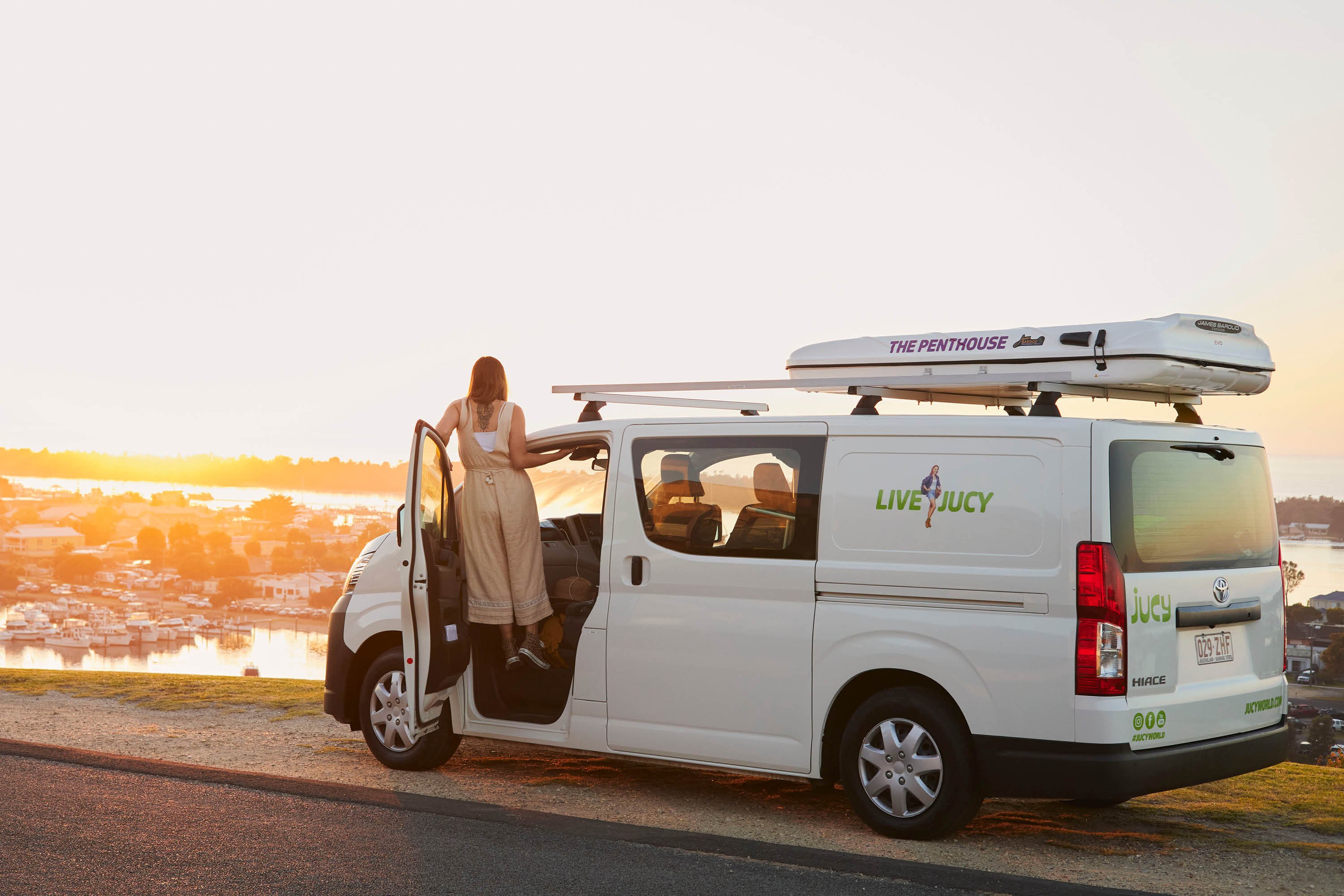 [au] Campervan: 4 Berth Compass