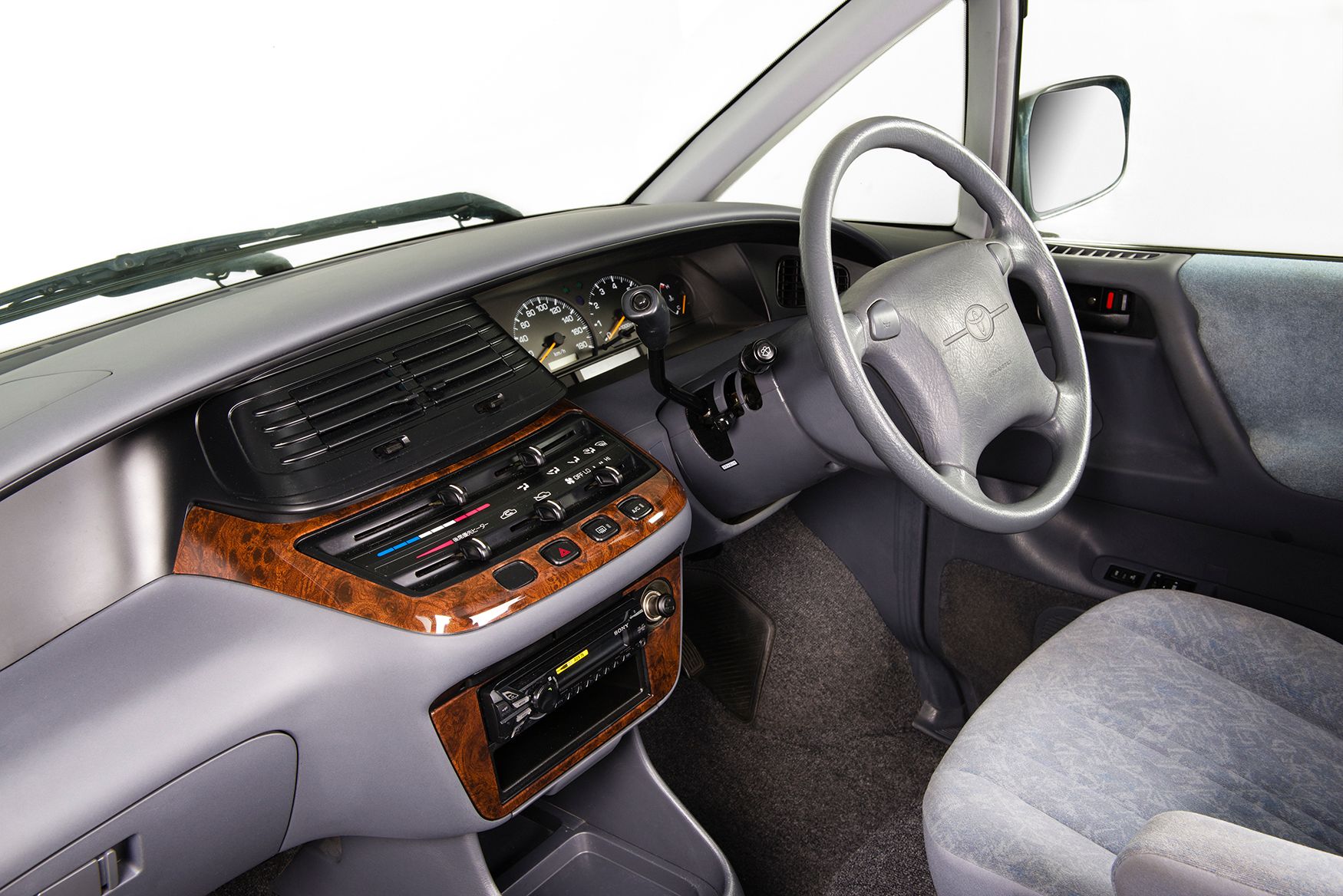 Driver Comforts - Automatic transmission, Apple CarPlay and Bluetooth. 
Connects to 240V mains at campgrounds. 