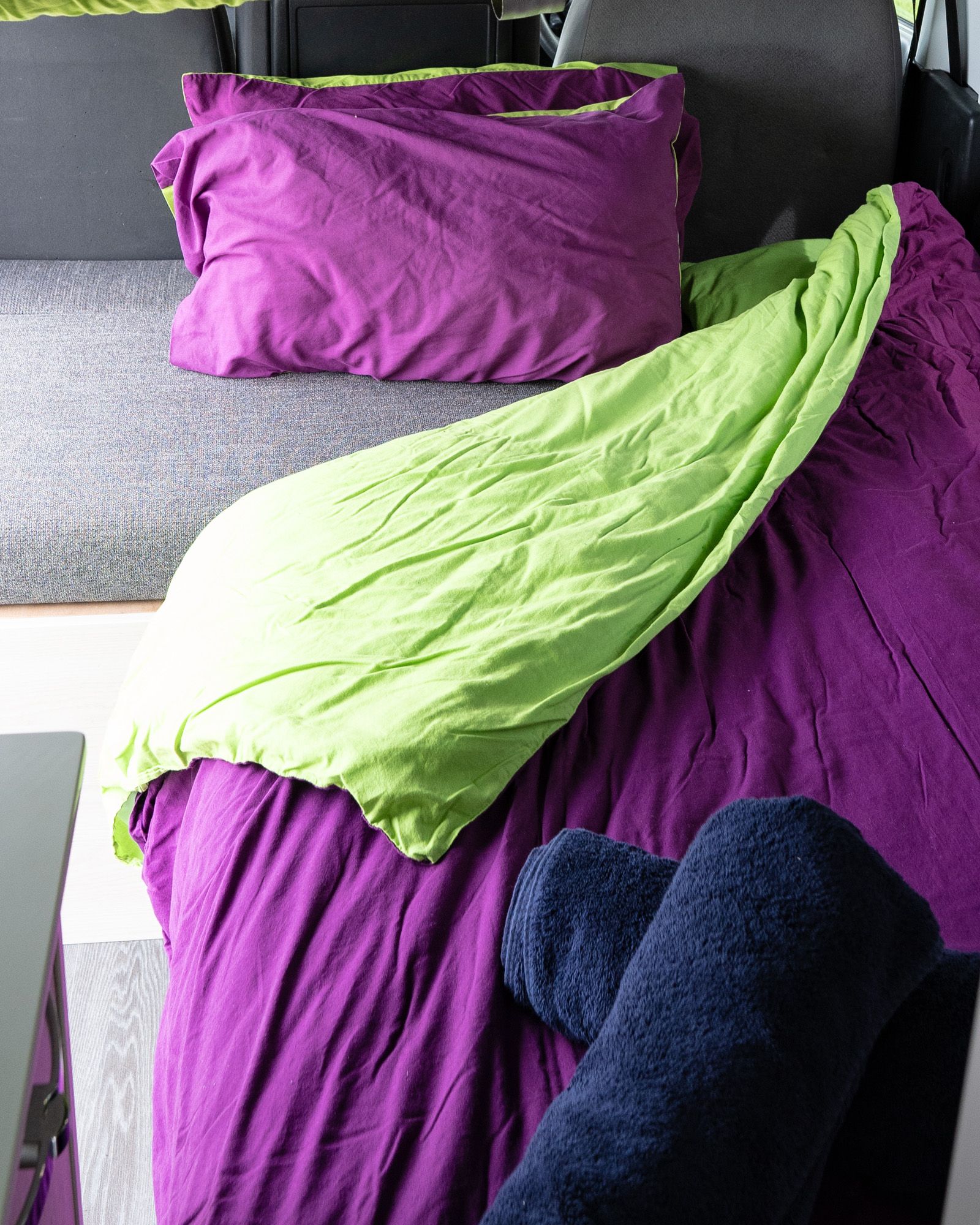 Linens - Linen kit provided with comfy pillows, sheets, duvet, and a bath towel per traveller. 