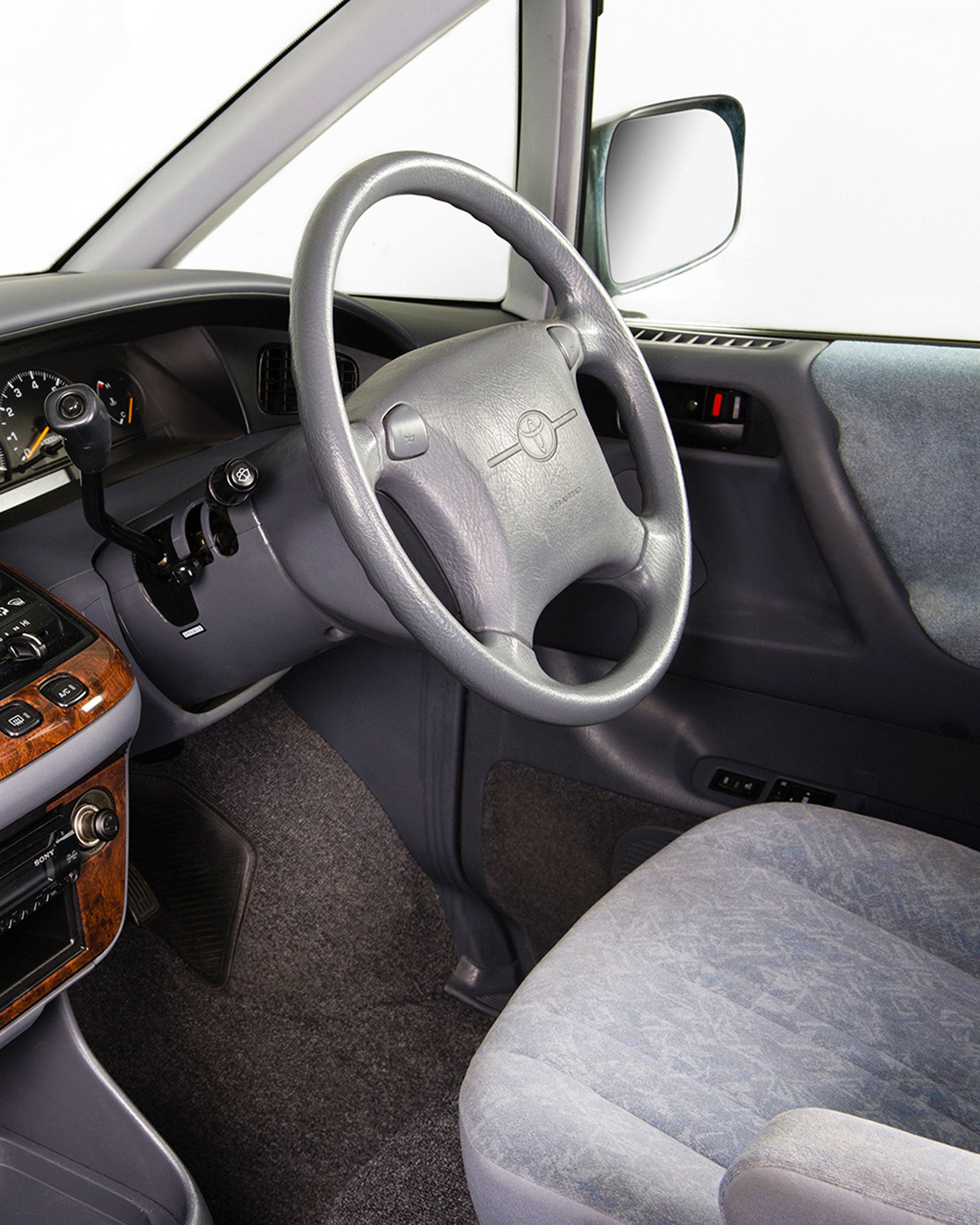 Driver comforts - Automatic transmission, Apple CarPlay, and Bluetooth. USB power points on the dash to keep you connected. 