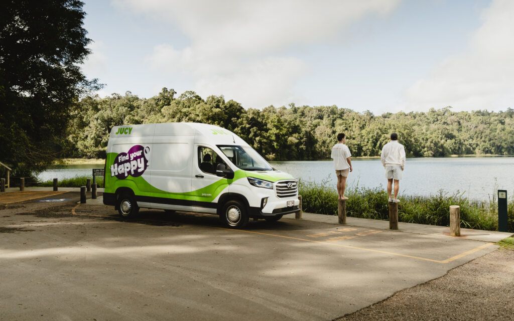 [au] Campervan: 2 Berth Coaster