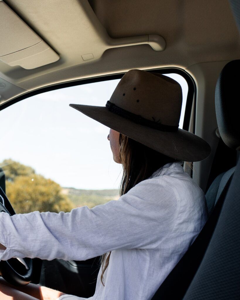 Diver comforts - Automatic transmission and Bluetooth, Reverse camera.